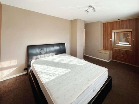 Langley Broom, Slough, SL3 - Photo 3