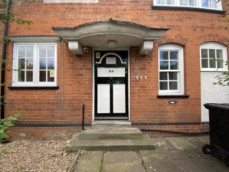 4 Bed - Flat 2, 84 Westcotes Drive, Leicester, - Photo 2