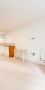 2 bedroom semi-detached house to rent - Photo 3