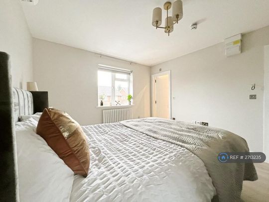 1 bedroom in a house share to rent - Photo 1