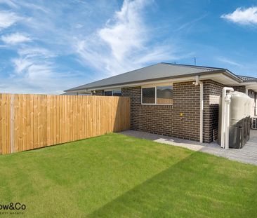 Modern 2 Bedroom Home - With Ducted Air-Con! - Photo 1