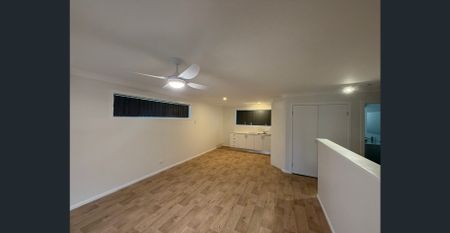 Spacious & Stylish Townhouse Living Close to Grafton CBD - Photo 5