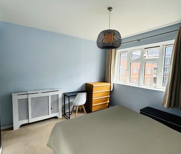 Room in a Shared Flat, Stunning Double Room In South Kensin, SW3 - Photo 4