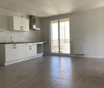 Location Appartement 3 pièces 67m² BORDEAUX 33000 - Photo 2