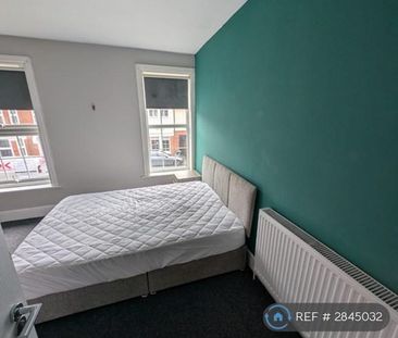 1 bedroom in a house share to rent - Photo 6