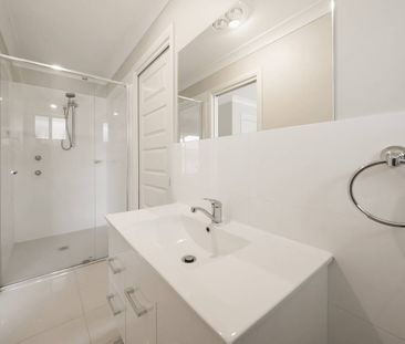 Lovely 2 Bedroom Home - Photo 6