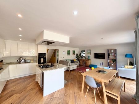 6 bedroom detached house to rent - Photo 3