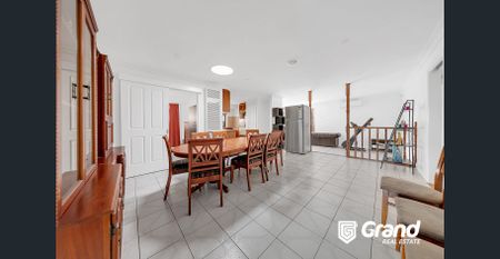 4 BEDROOM HOME IN A CONVENIENT LOCATION IN MILL PARK WITH FURNITURE ! - Photo 5