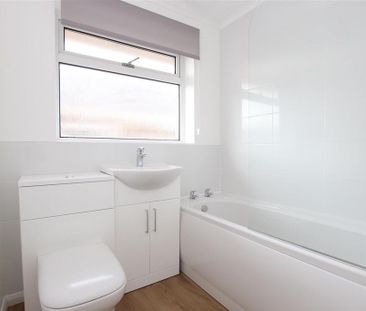 2 bedroom detached bungalow to rent - Photo 6