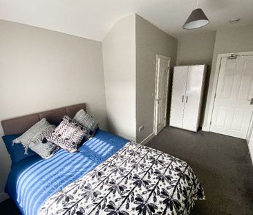 Room 3, 14 Royal Avenue - Photo 1