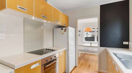 Pet Friendly Family Home in the Haven! - Photo 2