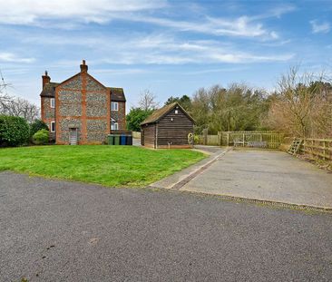 Beautiful brick and flint cottage - Photo 3