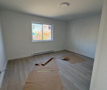 5 ½ Spacieux – Immeuble Tranquille - Photo 2