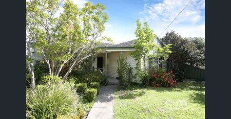 An original Oak Park family home - Photo 2