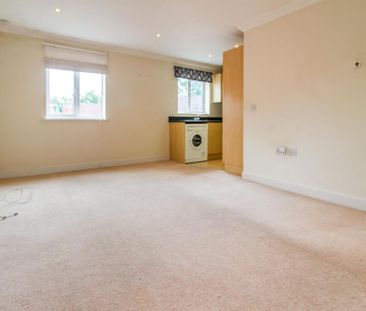 1 bedroom coach house to rent - Photo 2