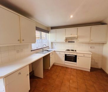3 bedroom house to rent - Photo 3