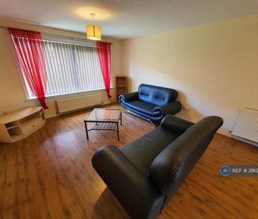 3 bedroom flat to rent - Photo 2