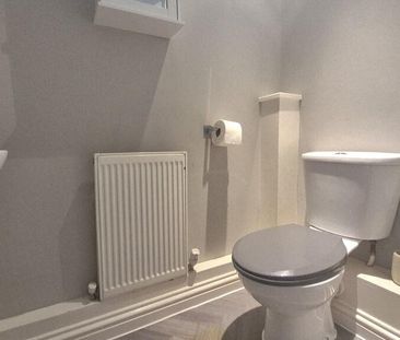 3 bedroom semi-detached house to rent - Photo 6