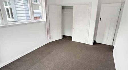Spacious 3-Bedroom Character Home in Petone – $750/week - Photo 2