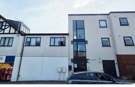 1 bedroom in a house share to rent - Photo 5