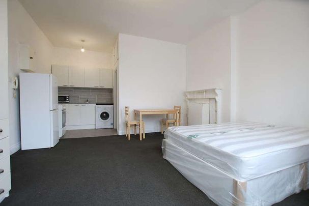 St Pauls Avenue, Willesden Green, London, NW2 - Photo 1