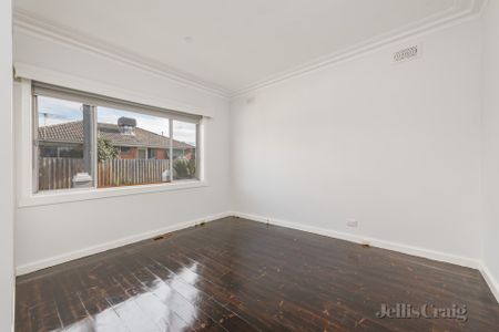 6 Barrys Lane, Coburg - Photo 4