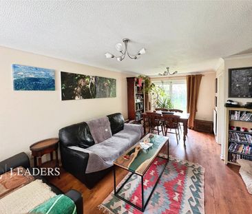 3 bedroom house to rent Greenfields, Earith, Huntingdon, Cambridges... - Photo 1