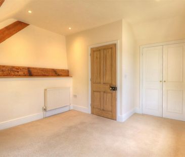 3 BED Barn Conversion To rent - Photo 6