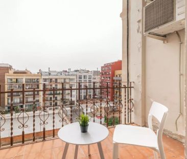 Room in a shared 19-bedroom apartment for rent in l'Antiga Esquerra de l'Eixample - Foto 6