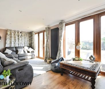Carpenter Path, Brentwood, Hutton - Photo 4