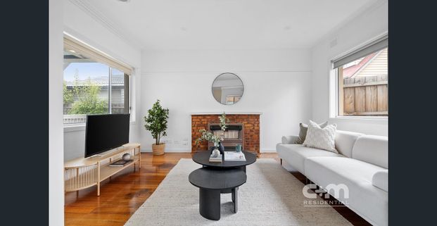 Street-Facing Single-Level Home - Photo 1