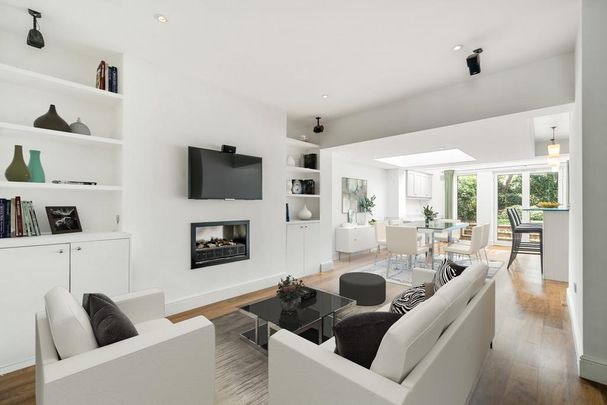 5 bedroom terraced house to rent - Photo 1