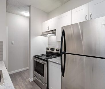 Renovated Suite - 1 Bedroom - Photo 2
