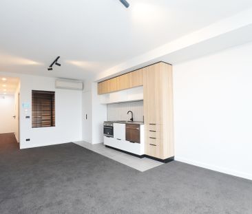 Neat and Spacious One Bedroom Apartment - Photo 3