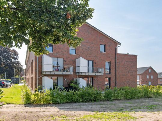 Lichtdurchflutete 2-Zimmer-Wohnung mit großer Dachterrasse! - Foto 1