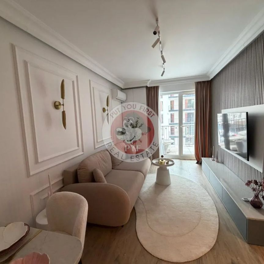 Estoria City | Studio | Lux | 40mp | B13134 - Fotografie 1