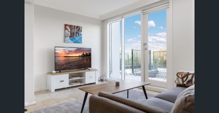 Modern Lakeside Townhouse in Castle Cove - Photo 2