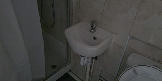 Studio Flat, Francis Road, E10 - Photo 3