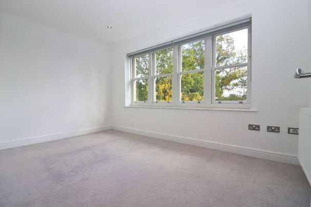 Langley Road, Surbiton, KT6 - Photo 1