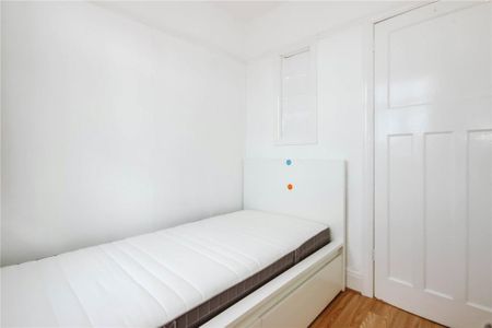 4 bedroom terraced house to rent - Photo 5