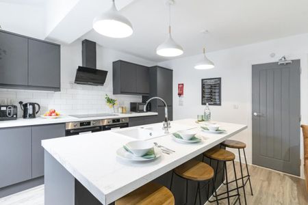 1 bedroom in a house share to rent - Photo 4