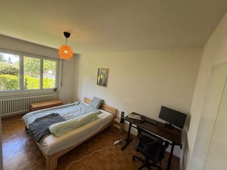 Spacieux appartement de 3 pièces à deux pas du centre - Photo 2