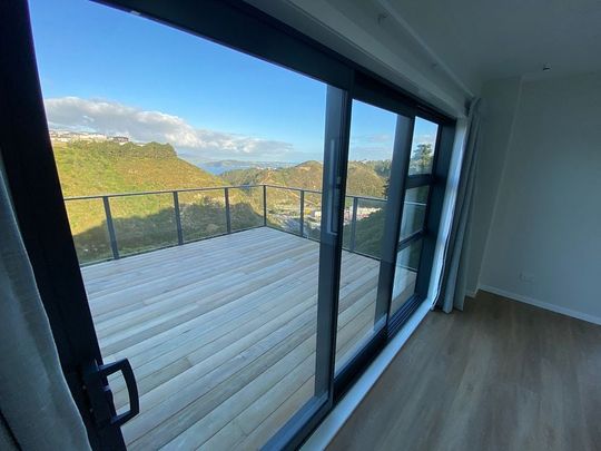 3 Bedroom Home - with a harbour view - Photo 1