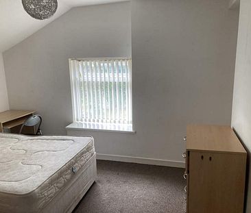 1 x Double Rooms @ Five Bedroom Female Only HMO share Phillips Parade, Swansea. - Photo 4