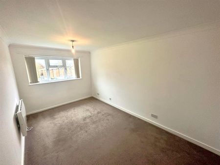 1 bedroom Flat To Let - Photo 4