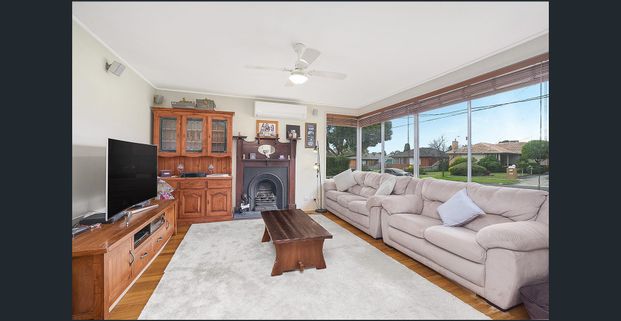 Great Family Home- close to everything. - Photo 1