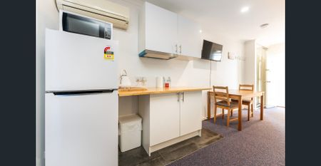 Furnished unit with all utilities included - Photo 2