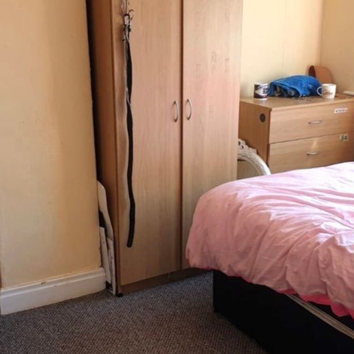 2 Bed - 25 Park View Avenue, Burley, Leeds - LS4 2LH - Student - Photo 1