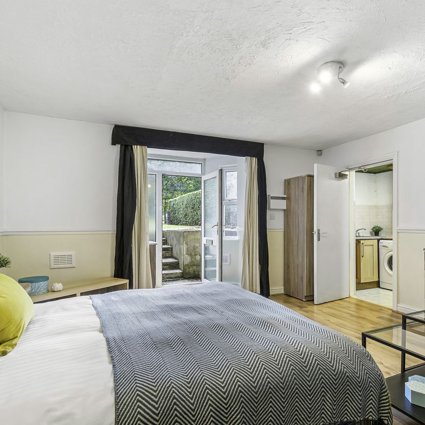 257 HYDE PARK ROAD Leeds - LS6 1AG - Photo 1