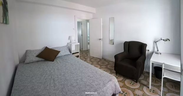 Calle Manzanera, Valencia, Valencian Community 46010 - Photo 1